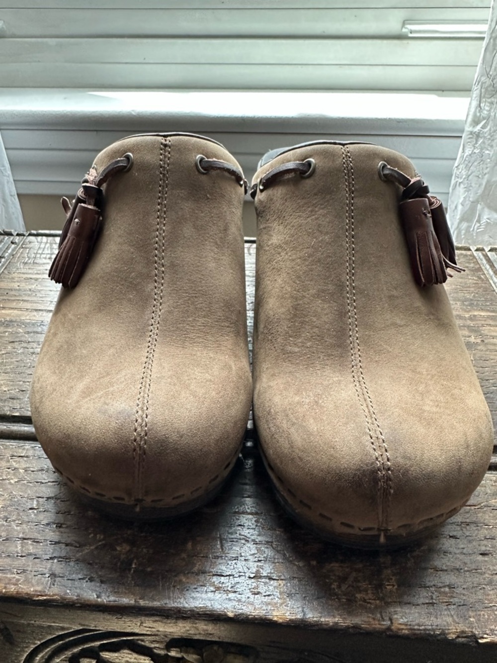 Dansko • Shannon Tassell Brown Leather‎ Mule Clogs - Picture 2 of 8